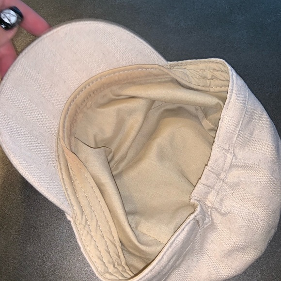 Tan Women’s Hat 🧢 - Picture 7 of 8